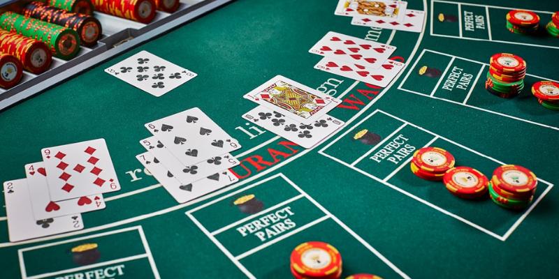 5 Cách Chơi Blackjack Luôn Thắng Từ Giới Cao Thủ 1 Blackjack không phải game bài quá khó chơi nên ai cũng có thể bắt đầu